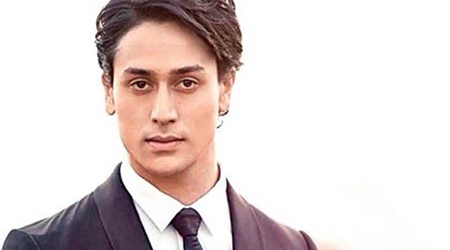 Heavyweight Bharti flirts with muscular Tiger (TV Snippets)