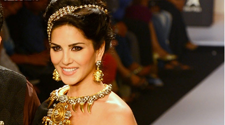Sunny Leone enjoys being showstopper at jewellery showcase