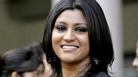 LFW: Konkona turns golden girl for Anavila