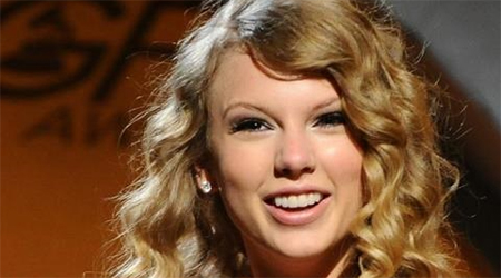 Taylor Swift obsessed with cats