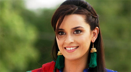 Actress Ekta Kaul turns RJ for TV show