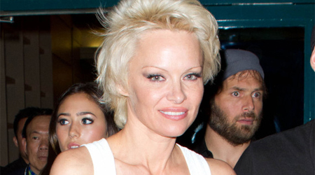 Pamela Anderson withdraws divorce plea