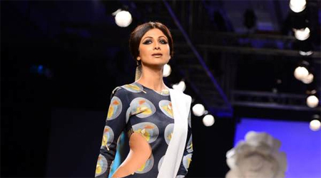 Masabas showstopper Shilpa Shetty grooves with the mood