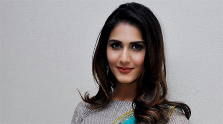 Vaani Kapoor stuns as LFW showstopper