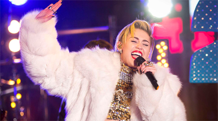 When Miley Cyrus turned into a tattoo artist