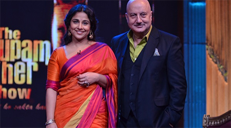 Vidya Balan again impresses with sari 