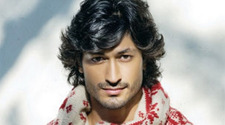 Each southern superstar has unique personality: Vidyut Jammwal
