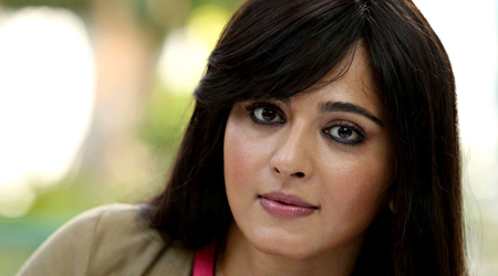 Anushka to enter Hindi films