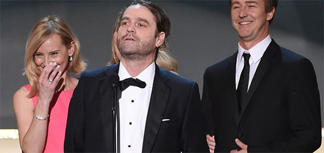 Zach Galifianakis debuts slim physique, new look at the SAG Awards