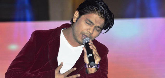 Ankit Tiwari promotes Yaara Silly Silly at Navratri event