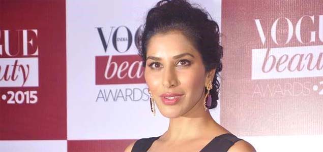 Sophie Choudry makes Prem Ratan Dhan Payo dubsmash video