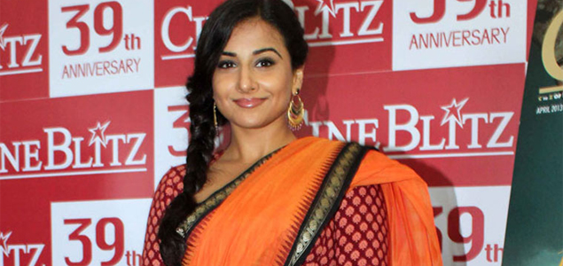 When Vidya Balan was coached to weave a sari