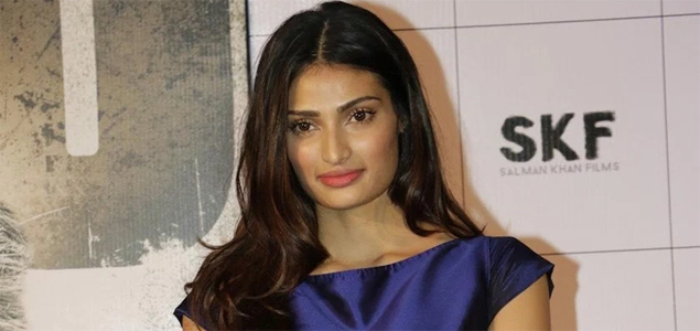 Nobody can be compared to style icon Sonam: Athiya Shetty