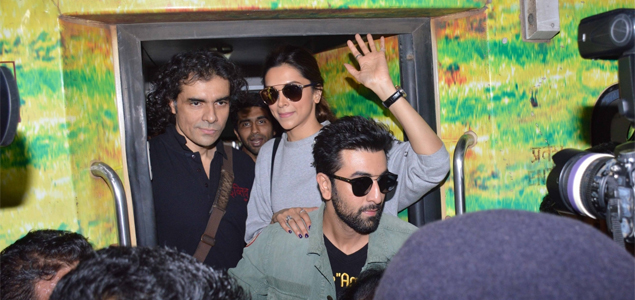 Ranbir, Deepika together board train to Delhi