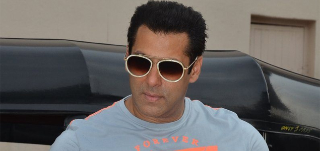 Film fraternity congratulates Salman on acquittal