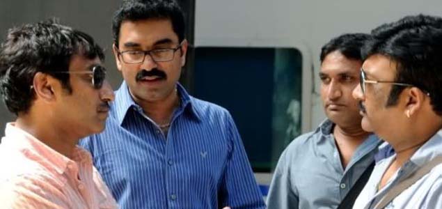 Srinu Vaitla throws a party for Konas failure