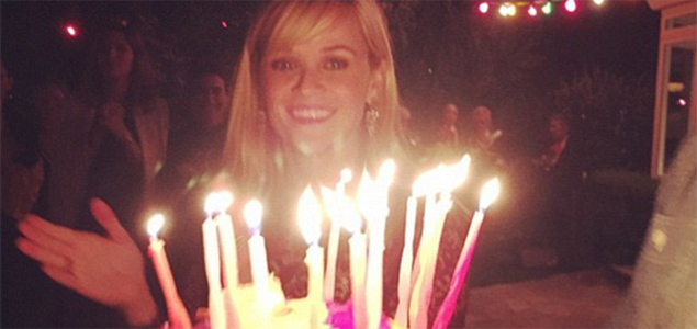 Reese Witherspoon celebrates 39th birthday in presence of a mariachi band
