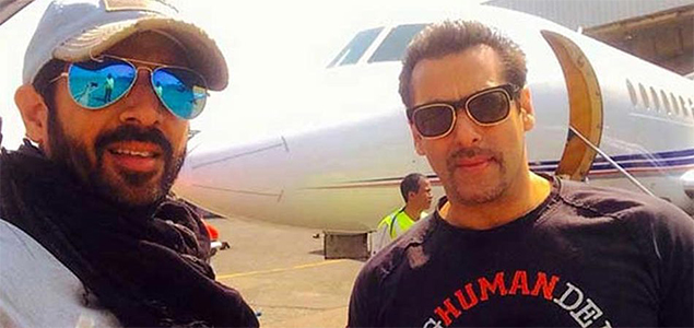 Salman Khan arrives with his Bajrangi Bhaijaan unit to shoot in Kashmir