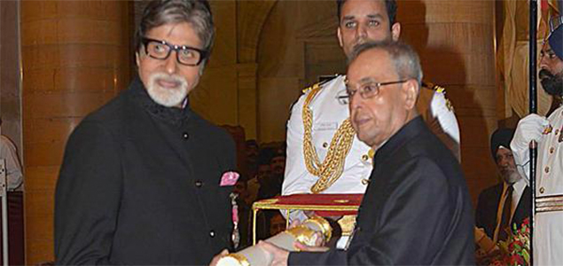 Big B thanks his fans and well wishers who made him deserving of a Padma Vibhushan