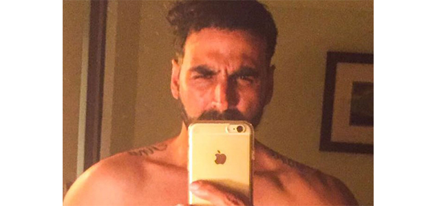 Akshay Kumar goes the selfie way with a shirtless picture of himself