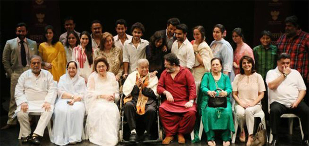 Shashi Kapoor awarded Dadasaheb Phalke Award in special ceremony at Prithvi Theatre