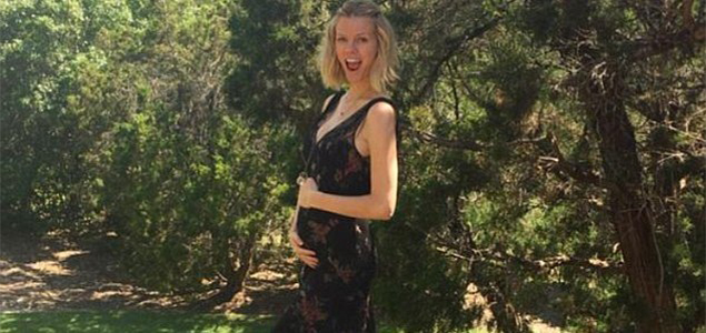 Brooklyn Decker expecting her first child with husband Andy Roddick