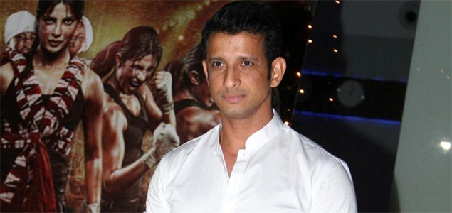 Sharman Joshi enjoys watching sex comedies, but doesnt see himself doing one