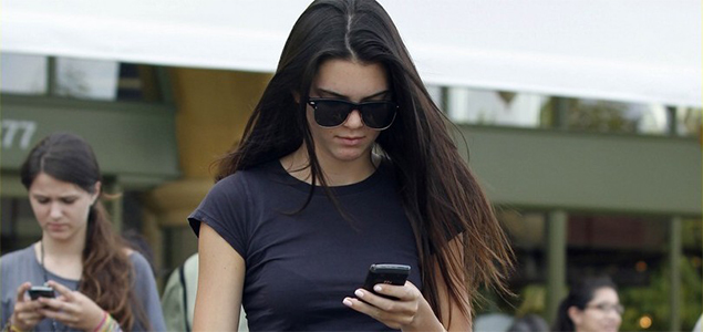 Kendall Jenner wishes she could throw away her phone to get away from social media trend
