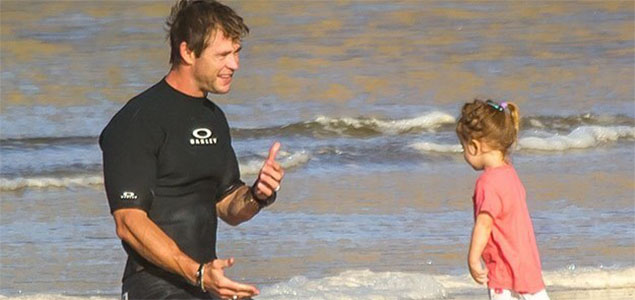 Chris Hemsworth reveals his daughter doesnt like his Thor costume and wig look