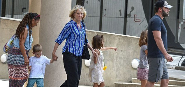 Ben Affleck spends his 43rd birthday with his children and his mother