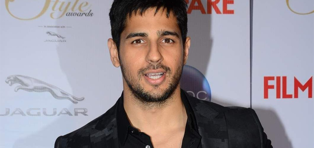 Girls never offered to tie me rakhi: Sidharth