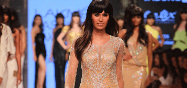 Ujjwala shines in Monisha Jaisings creation at LFW
