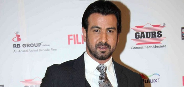 Who makes Ronit Roy feel inadequate?