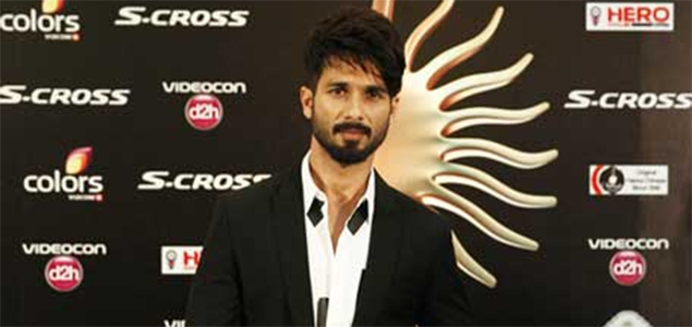 Shahid makes break time entertaining for Jhalak... crew