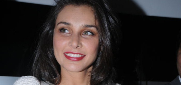 Have to struggle with body shaming: Lisa Ray