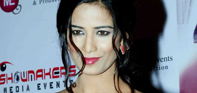 Poonam Pandey turns Jalebi Bai on small screen