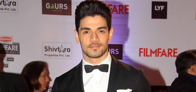 Sooraj Pancholi wins Best Debut Award, thanks fans for support