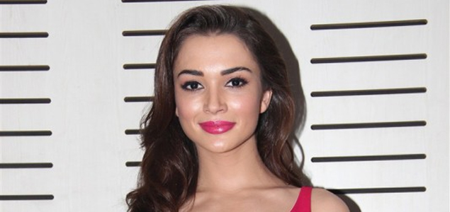 I am conscious about not getting typecast: Amy Jackson