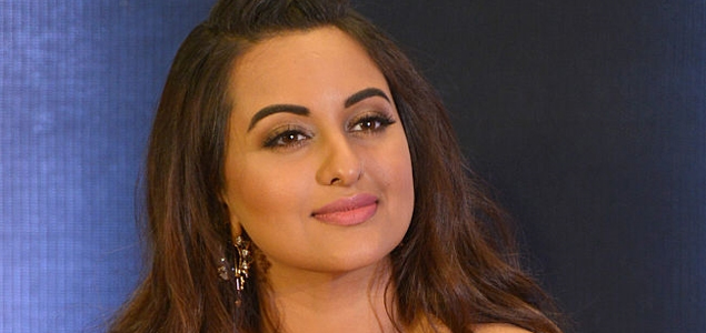 Not playing Pakistani journalist in Noor: Sonakshi Sinha