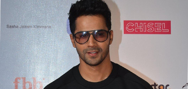 Varun Dhawans car damaged in crash, nobody injured