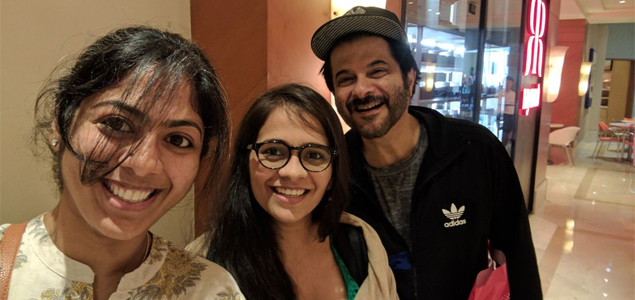 Anil Kapoor takes selfies with fans in ATM line