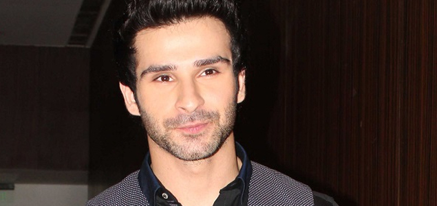 Salman, Hrithik textbook for actors like me: Girish Kumar
