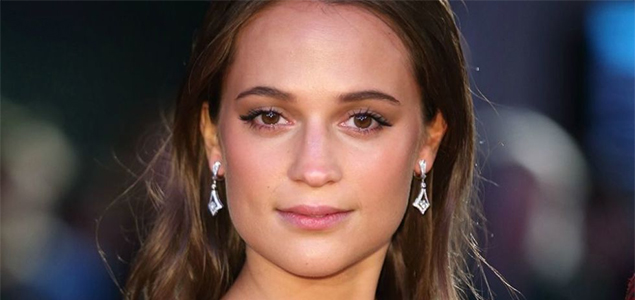 Alicia Vikander bags her first Oscar for The Danish Girl