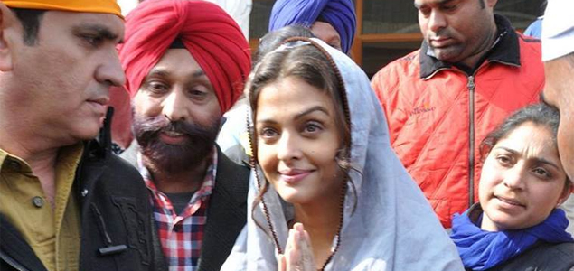 Aishwarya Rai Bachchan shoots for Sarbjit at Golden Temple