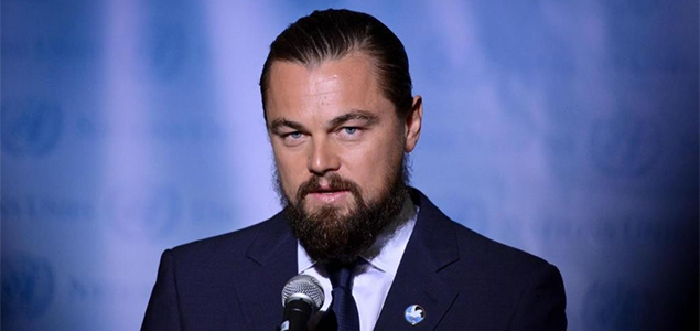 DiCaprio photographed using vape pen at SAG Awards