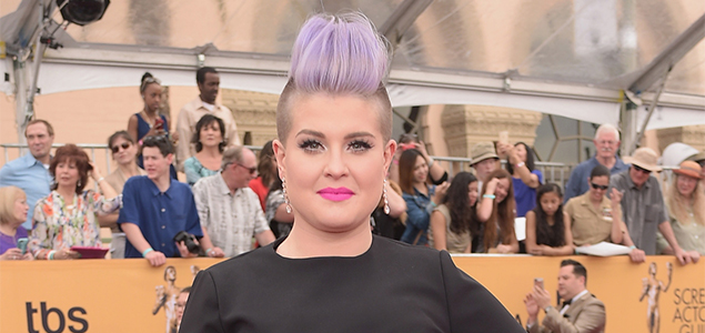 Kelly Osbourne finds colouring meditative