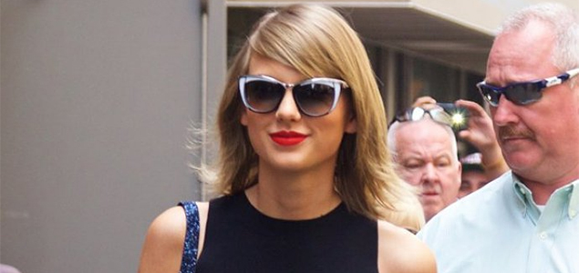Man detained outside Taylor Swifts house