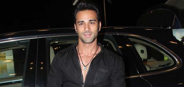 Dont see any difference between male or female director: Pulkit Samrat