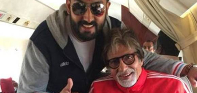 For India Pakistan match, Big B heads to Kolkata with son