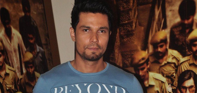 Randeep Hooda takes modern maharaja avatar for menswear show